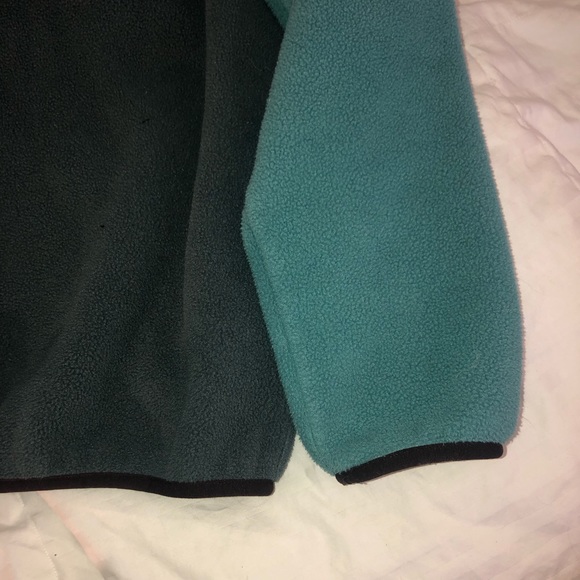 patagonia pull over - Picture 3 of 4